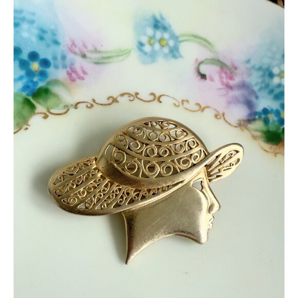 Vintage 80's Art Deco Style Woman's Face with Hat Brooch Gold Tone - Picture 3 of 4